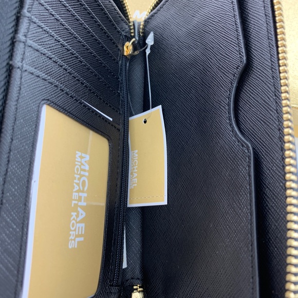 Gaby’sBags👛💕NewINBox Michael Kors Wristlet Glitt - Picture 5 of 8